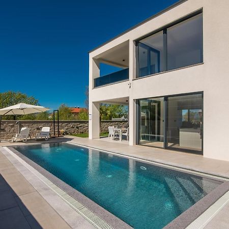 Luxury Villa Weiss - Malinska - Heated Pool - Central Floor Heating In Winter ภายนอก รูปภาพ