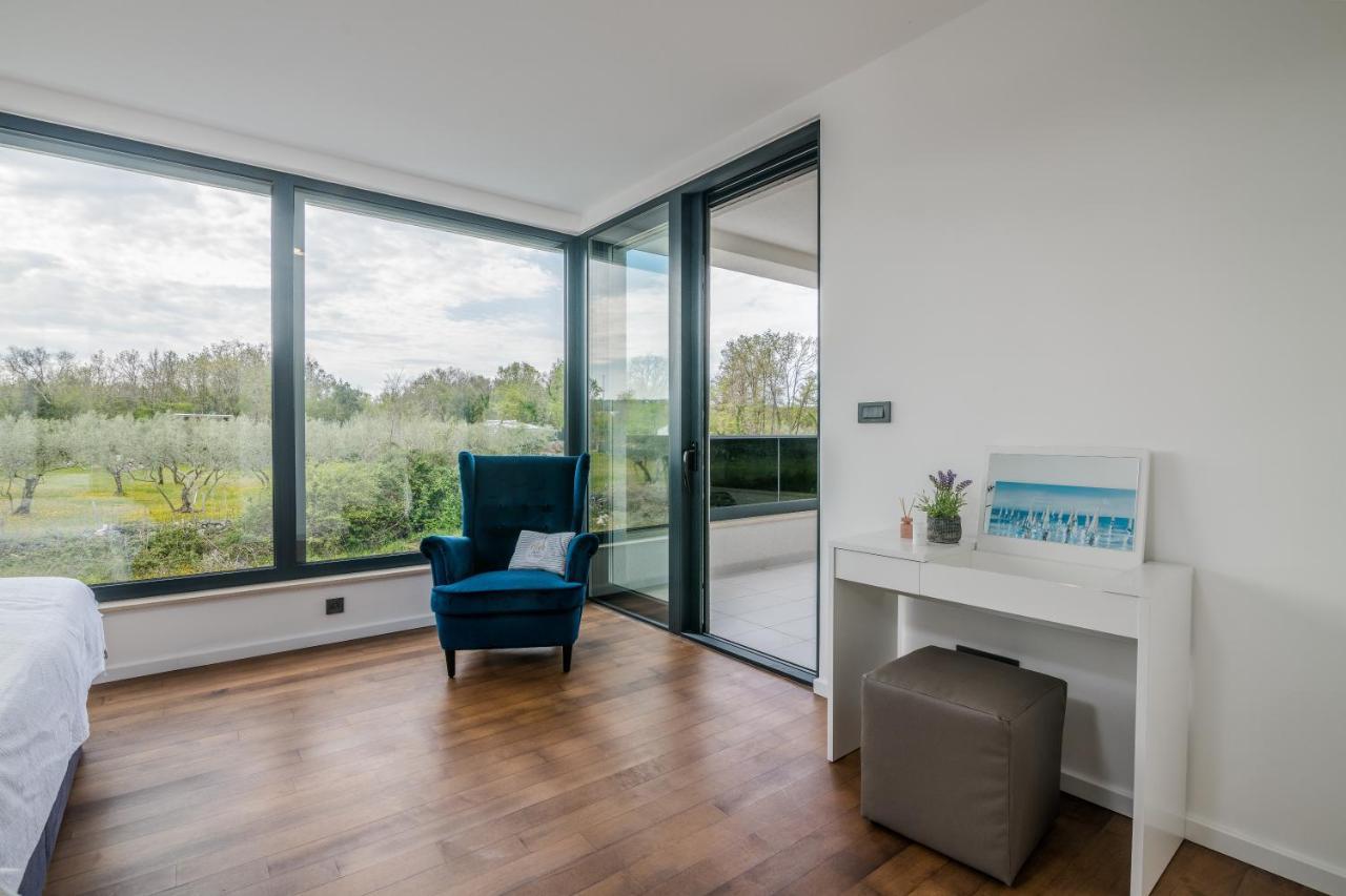 Luxury Villa Weiss - Malinska - Heated Pool - Central Floor Heating In Winter ภายนอก รูปภาพ