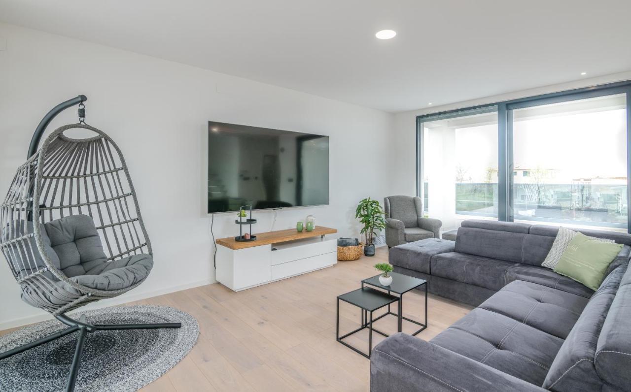 Luxury Villa Weiss - Malinska - Heated Pool - Central Floor Heating In Winter ภายนอก รูปภาพ