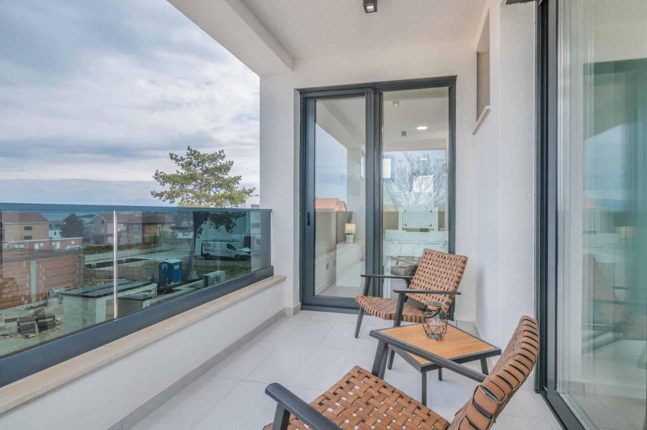 Luxury Villa Weiss - Malinska - Heated Pool - Central Floor Heating In Winter ภายนอก รูปภาพ